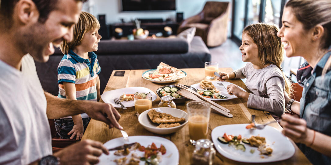 Gemeinsames Essen fördert das Familienleben wesentlich.	Bild: iStock