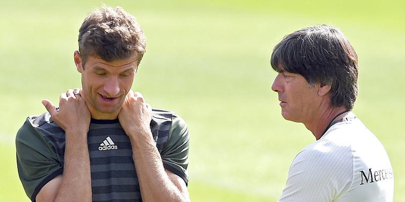 Thomas Müller und Bundestrainer Joachim Löw starten in Norwegen zur WM-Qualifikation und zur Operation Titelverteidigung