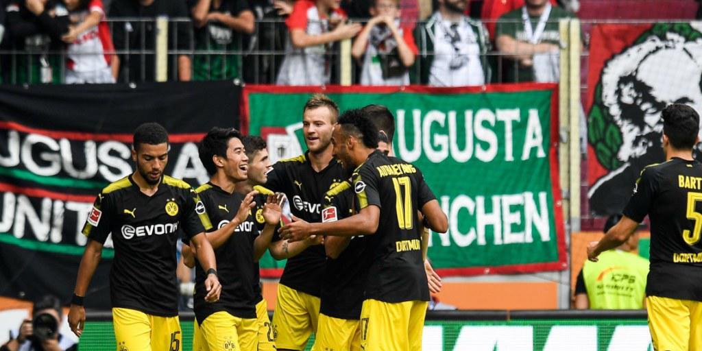 Shinji Kagawa wird nach seinem Tor gefeiert