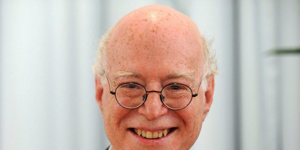 Der amerikanische Soziologe, Philosoph und Schriftsteller Richard Sennett erhält den Europäischen Essay-Preis der Lausanner Fondation Charles Veillon (Archiv). Der amerikanische Soziologe, Philosoph und Schriftsteller Richard Sennett erhält den Europäischen Essay-Preis der Lausanner Fondation Charles Veillon (Archiv).