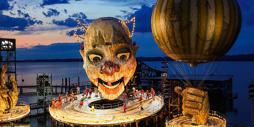 Diesen Sommer wäre wie bereits letztes Jahr Giuseppe Verdis
Oper "Rigoletto" auf der Bregenzer Seebühne aufgeführt worden.