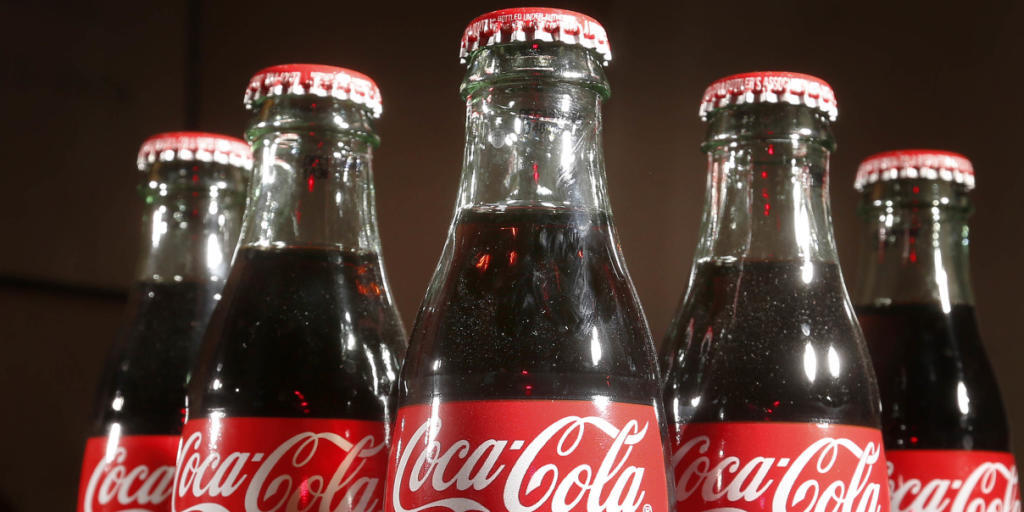 Coca-Cola bekommt den Fitness-Trend zu spüren, da immer mehr gesundheitsbewusste Kunden zu Smoothies, Tees und Säften statt zu Limonade greifen. (Archiv) Coca-Cola bekommt den Fitness-Trend zu spüren, da immer mehr gesundheitsbewusste Kunden zu Smoothies, Tees und Säften statt zu Limonade greifen. (Archiv)