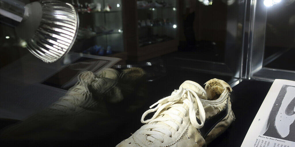War einem kanadischen Sammler über 400'000 Dollar wert: ein Paar fast 50 Jahre alter Nike-Sportschuhe. (Archivbild)