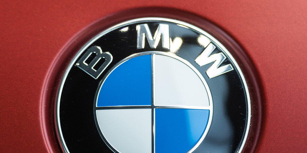 Eine Gewinnwarnung von BMW erschreckt die Anleger: Die Aktie stürzt an der Börse ab. (Archiv)