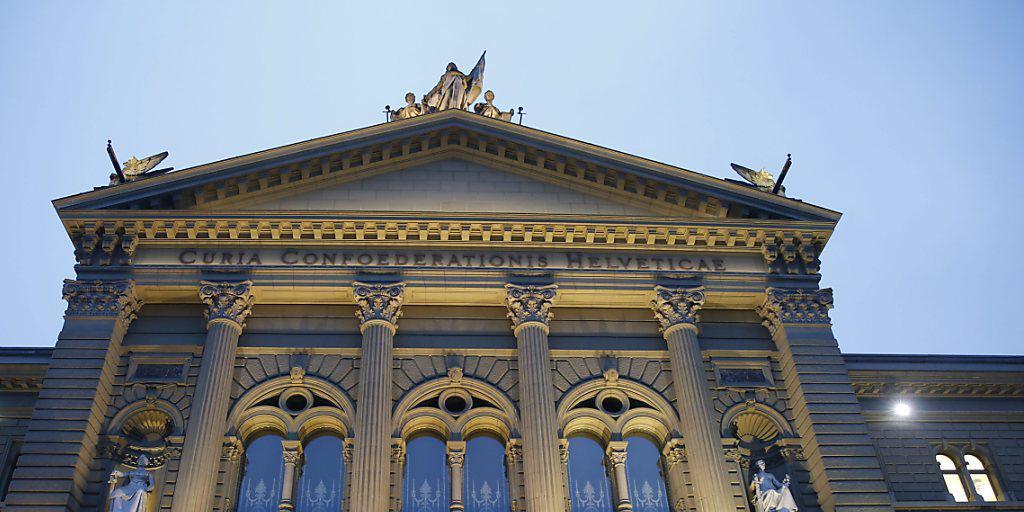 Die SVP stellt künftig mehr Parlamentarier im Nationalrat. Im Ständerat hat sich die Zusammensetzung weniger stark verändert. (Archiv) Die SVP stellt künftig mehr Parlamentarier im Nationalrat. Im Ständerat hat sich die Zusammensetzung weniger stark verändert. (Archiv)