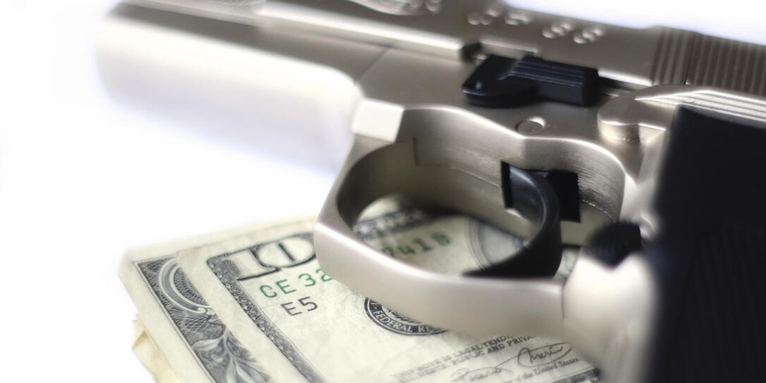 Guns and money Überfall