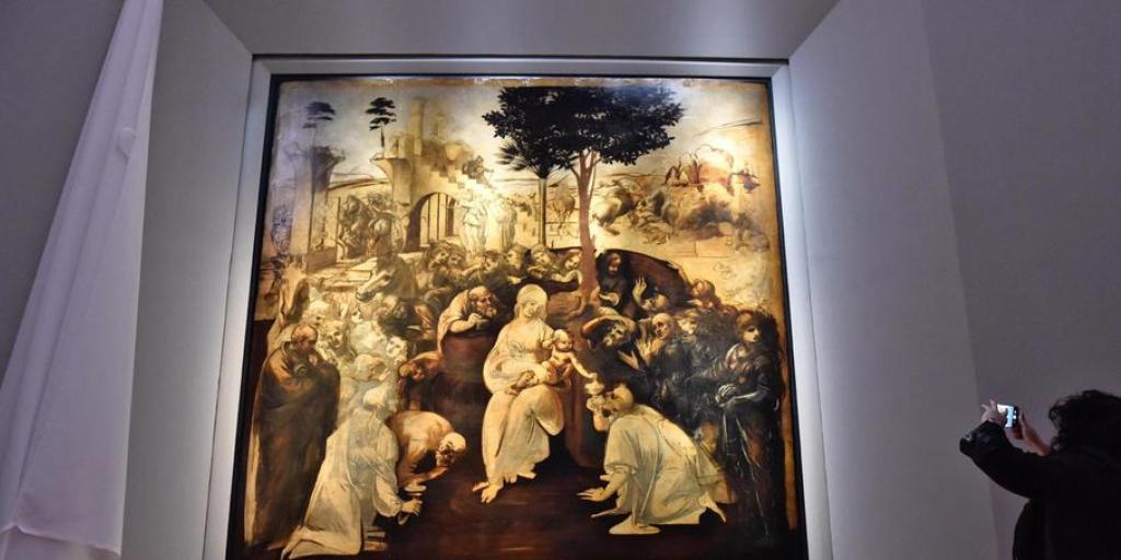 Leonardo da Vincis Gemälde "Anbetung der Könige aus dem Morgenland" ist nach der Restaurierung in den Uffizien in Florenz wieder ausgestellt. Leonardo da Vincis Gemälde "Anbetung der Könige aus dem Morgenland" ist nach der Restaurierung in den Uffizien in Florenz wieder ausgestellt.
