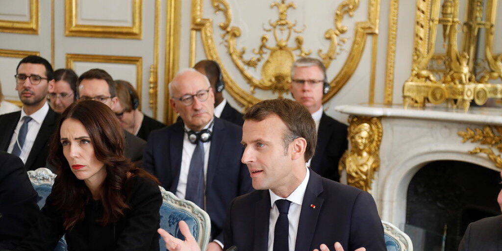 Frankreichs Staatspräsident Emmanuel Macron und die neuseeländische Premierministerin Jacinda Ardern am Mittwoch am "Christchurch-Gipfel" in Paris, bei dem sie dem Online-Terror den Kampf ansagten.