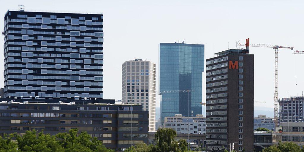 Die Gefahr einer Immobilienblase am Schweizer Immobilienmarkt hat gemäss einem Immobilienbericht von Comparis und der ETH Zürich abgenommen. (Archivbild) Die Gefahr einer Immobilienblase am Schweizer Immobilienmarkt hat gemäss einem Immobilienbericht von Comparis und der ETH Zürich abgenommen. (Archivbild)