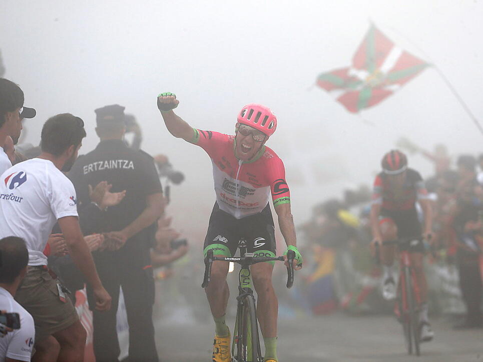 Bei dichtem Nebel im baskischen Hochland: Der Kanadier Michael Woods gewinnt die 17. Etappe der Spanien-Rundfahrt