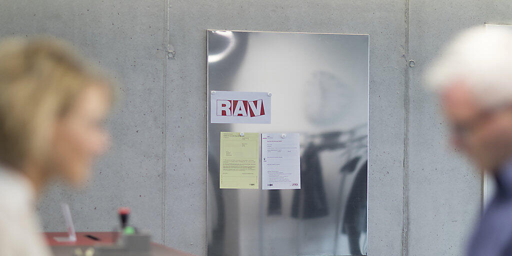 Es gab im Februar in der Schweiz weniger Arbeitslose und damit sank die Arbeitslosenquote auf 2,7 Prozent. (Symbolbild) Es gab im Februar in der Schweiz weniger Arbeitslose und damit sank die Arbeitslosenquote auf 2,7 Prozent. (Symbolbild)