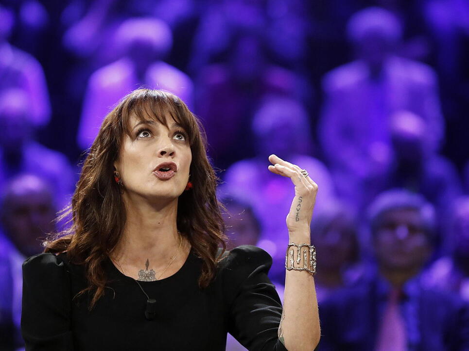 Anders als bisher von ihr behauptet hatte die #MeToo-Aktivistin Asia Argento doch Sex mit dem US-Schauspieler Jimmy Bennett.