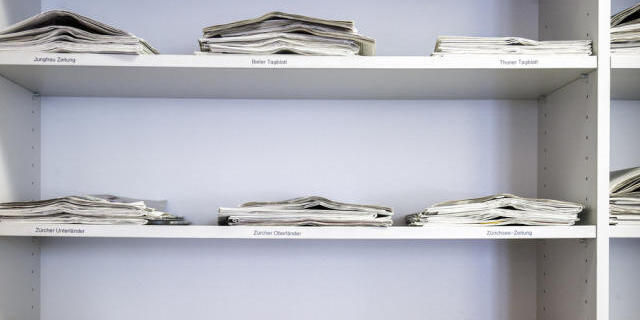 Zeitungen in Schweizer Journalistenschule MAZ (Symbolbild) Zeitungen in Schweizer Journalistenschule MAZ (Symbolbild)