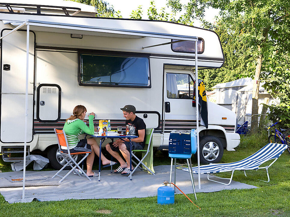Zur Parahotellerie zählen neben Ferienwohnungen und Jugendherbergen auch Campingplätze. (Archivbild)