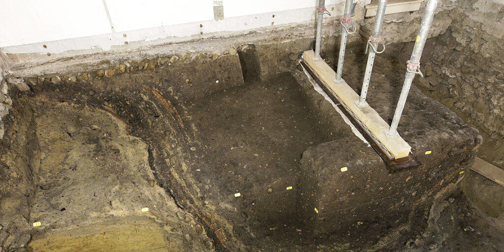 Bronzezeitlichen Gruben kamen bei Umbauarbeiten im Schloss Burgdorf zum Vorschein.
