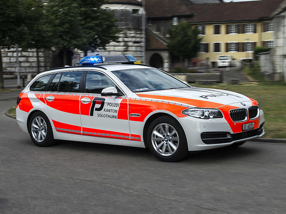 Zur unbewilligten Antifa-Demonstration in der Stadt Solothurn rückt die Polizei mit einem Grossaufgebot an. (Symbolbild)