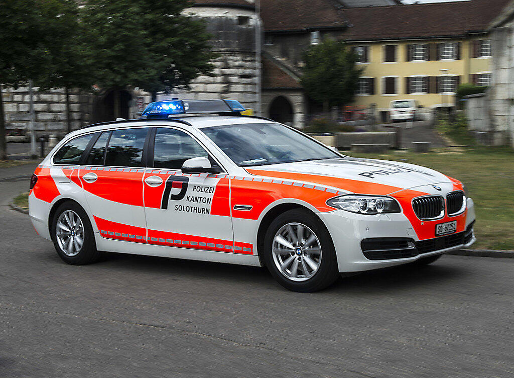 Zur unbewilligten Antifa-Demonstration in der Stadt Solothurn rückt die Polizei mit einem Grossaufgebot an. (Symbolbild) Zur unbewilligten Antifa-Demonstration in der Stadt Solothurn rückt die Polizei mit einem Grossaufgebot an. (Symbolbild)