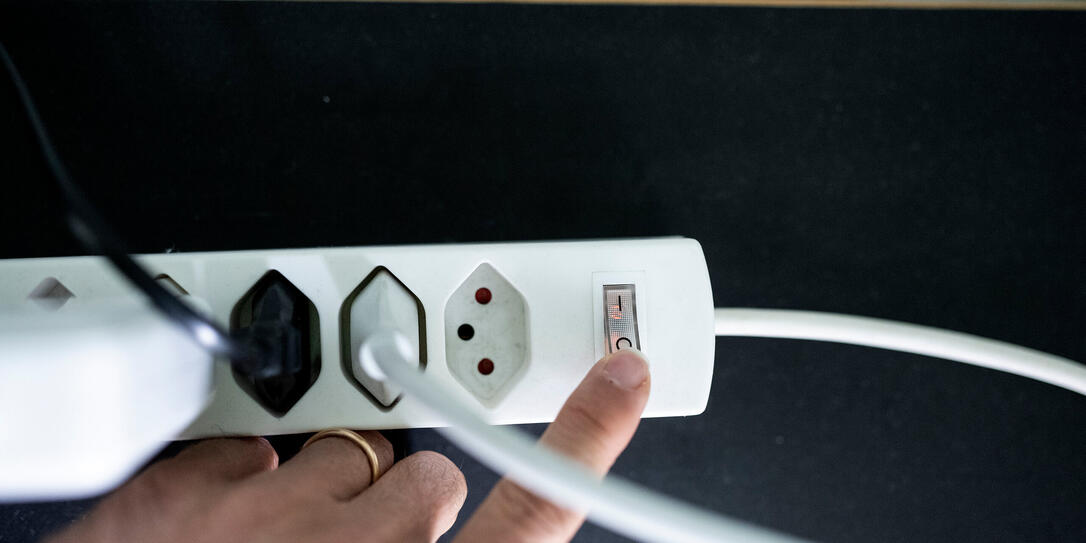 STROMLEISTE, MEHRFACHSTECKDOSE, STECKERLEISTE, MEHRFACHSTECKER, STECKDOSENLEISTE, STECKDOSE, STROMVERBRAUCH, STROMSPARMASSNAHME, ENERGIEVERBRAUCH, ENERGIESPARMASSNAHME, HAUSHALT, STROMLEISTE, MEHRFACHSTECKDOSE, STECKERLEISTE, MEHRFACHSTECKER, STECKDOSENLEISTE, STECKDOSE, STROMVERBRAUCH, STROMSPARMASSNAHME, ENERGIEVERBRAUCH, ENERGIESPARMASSNAHME, HAUSHALT,