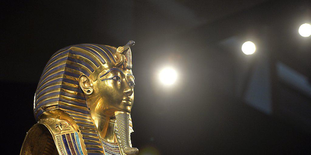 Die berühmte Totenmaske Tutanchamuns. Wissenschaftler vermuten, dass es in dem Grab des ägyptischen Pharaos noch unentdeckte Räume geben könnte.