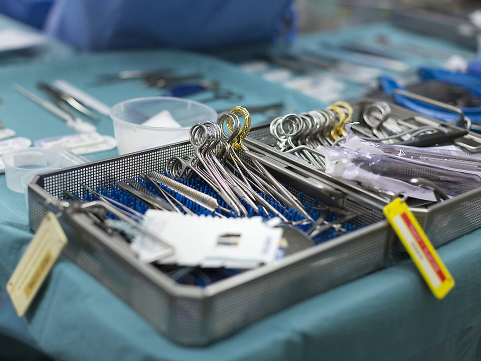 Basler Forscher haben gezeigt, dass die Magenbypass-Operation und der Schlauchmagen-Eingriff im Kampf gegen starkes Übergewicht vergleichbar sind. (Symbolbild)