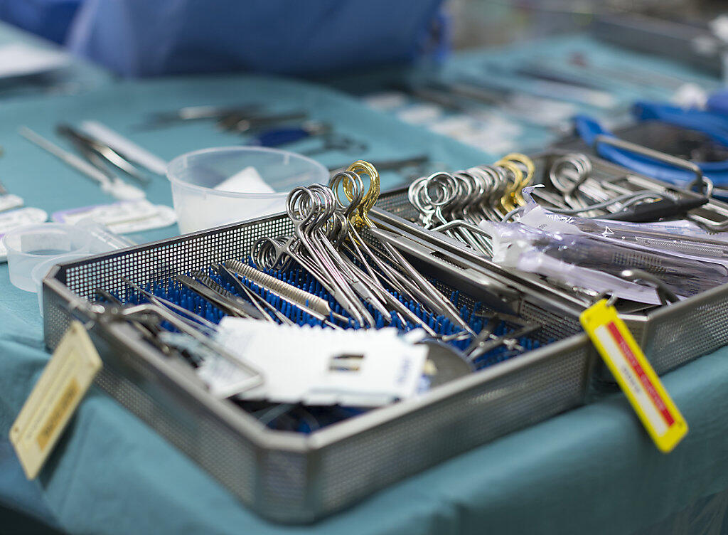 Basler Forscher haben gezeigt, dass die Magenbypass-Operation und der Schlauchmagen-Eingriff im Kampf gegen starkes Übergewicht vergleichbar sind. (Symbolbild) Basler Forscher haben gezeigt, dass die Magenbypass-Operation und der Schlauchmagen-Eingriff im Kampf gegen starkes Übergewicht vergleichbar sind. (Symbolbild)
