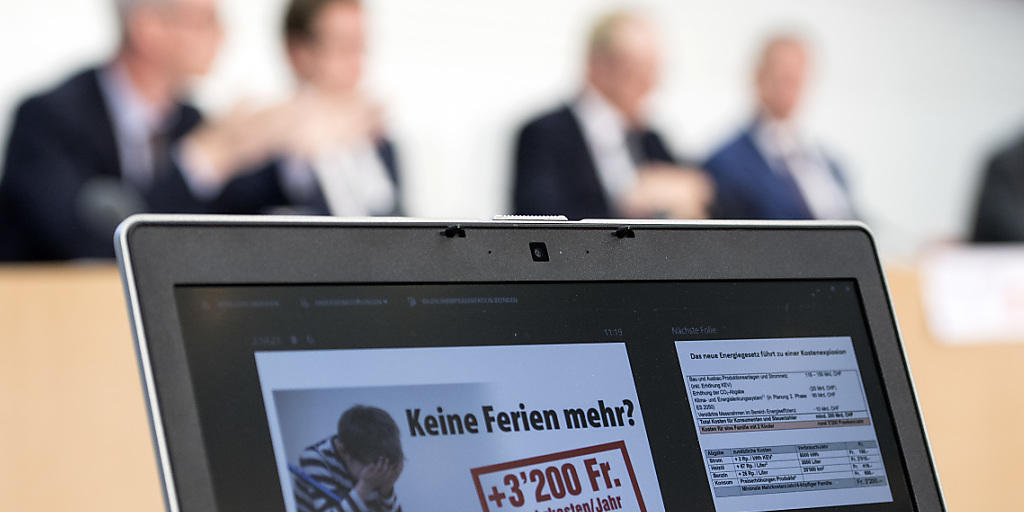 Die SVP kann beim Referendum gegen die Energiestrategie 2015 nicht auf die Unterstützung der Bauern zählen. (Archiv)
