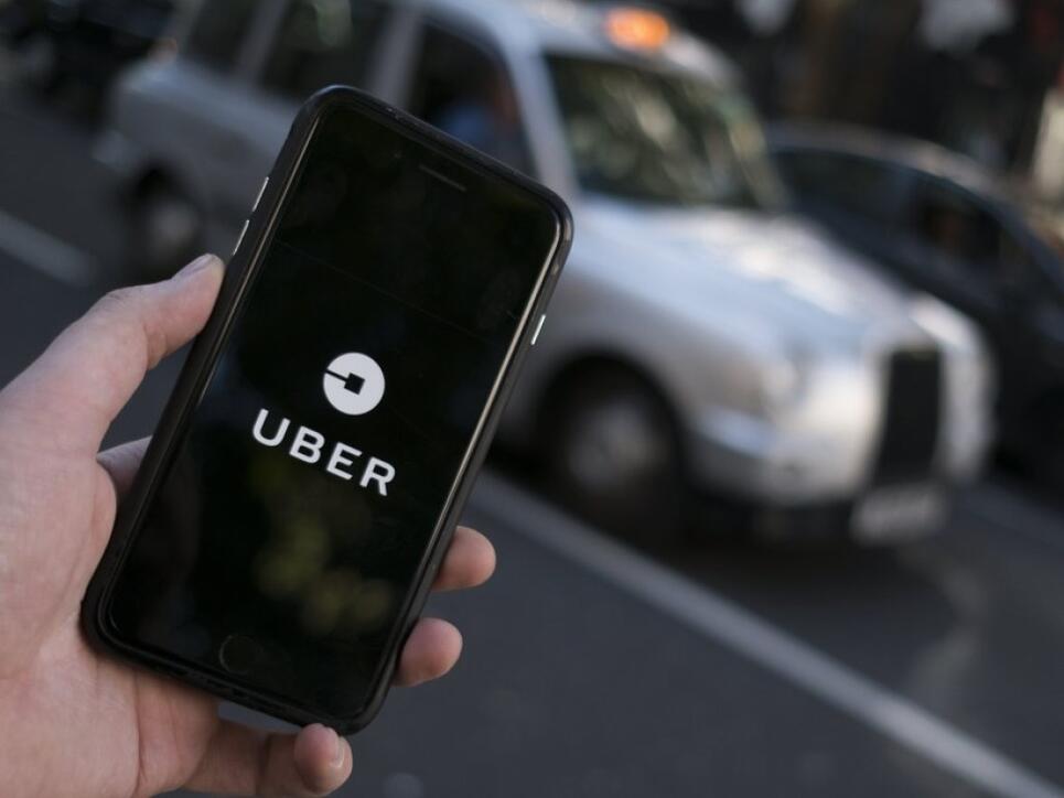 Einschätzung des Seco: Der US-Fahrdienstvermittler Uber behandelt zumindest einen Teil der Chauffeure in der Schweiz wie Mitarbeiter. (Archiv)