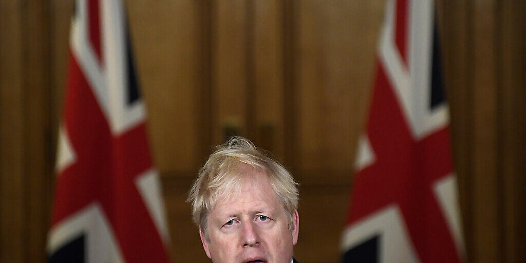 Boris Johnson, Premierminister von Großbritannien, spricht bei einer Pressekonferenz in der Downing Street. Foto: Alberto Pezzali/AP Pool/PA Wire/dpa Boris Johnson, Premierminister von Großbritannien, spricht bei einer Pressekonferenz in der Downing Street. Foto: Alberto Pezzali/AP Pool/PA Wire/dpa