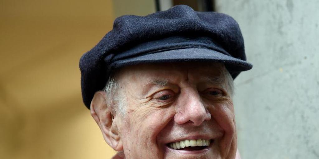 Schrieb mit Humor und Spott gegen unheilvolle Machtgefüge an: Autor Dario Fo. (Archivbild) Schrieb mit Humor und Spott gegen unheilvolle Machtgefüge an: Autor Dario Fo. (Archivbild)